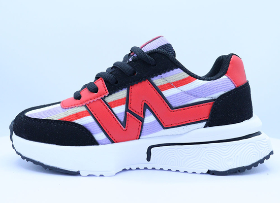 Sneaker shoes of cool classic sporty style, Air mesh lining and cushioned insole
