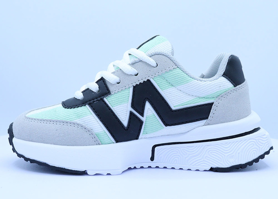 Sneaker shoes of cool classic sporty style, Air mesh lining and cushioned insole