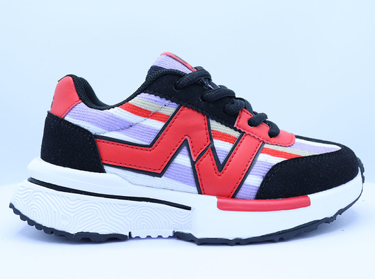Sneaker shoes of cool classic sporty style, Air mesh lining and cushioned insole