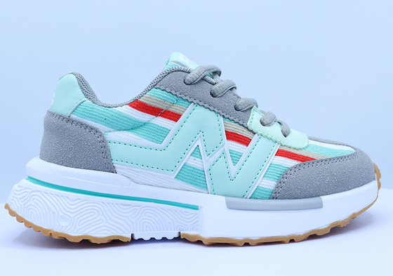 Sneaker shoes of cool classic sporty style, Air mesh lining and cushioned insole