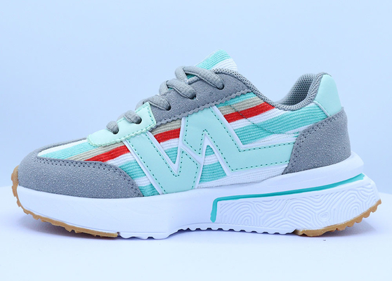 Sneaker shoes of cool classic sporty style, Air mesh lining and cushioned insole