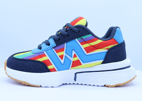 Sneaker shoes of cool classic sporty style, Air mesh lining and cushioned insole