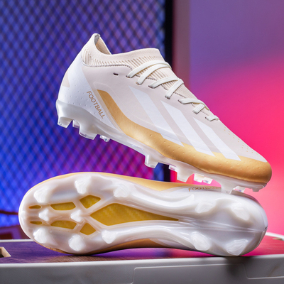 Low-Top Soccer Shoes For Students With Long And Short Studs sole design Artificial Turf Competition Training Cleats