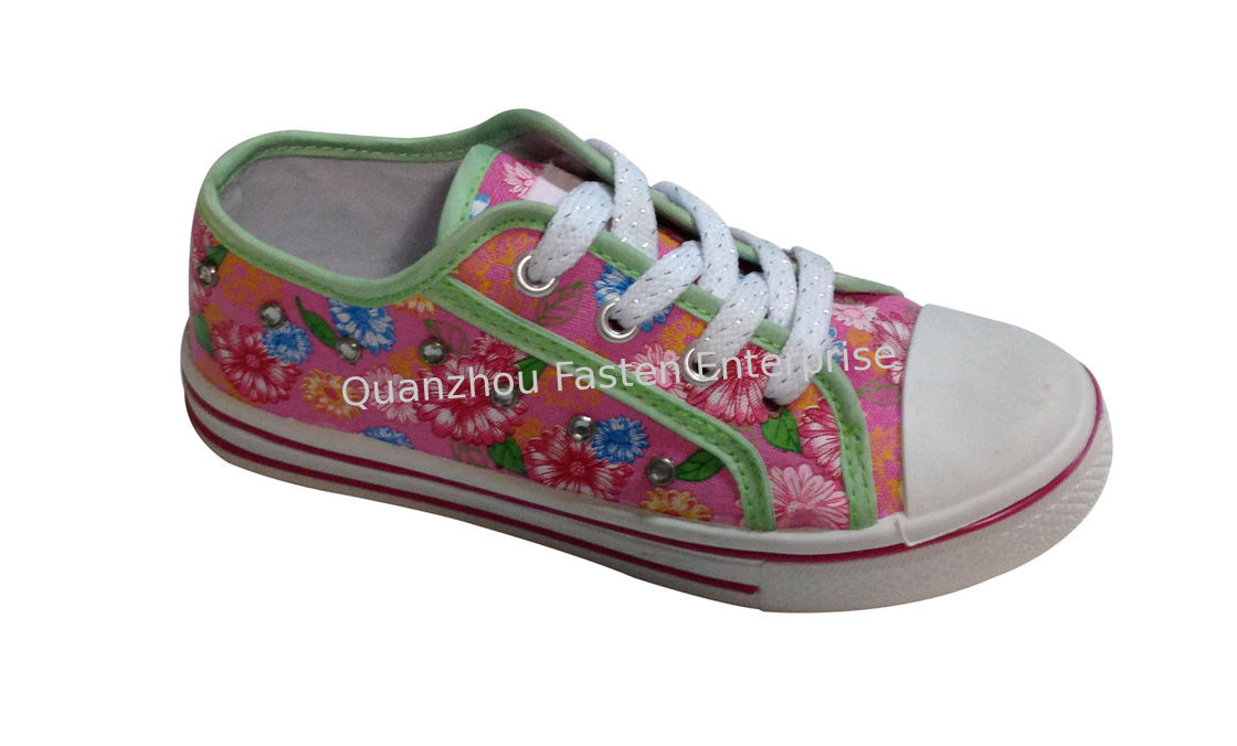 Pretty girl shoes of low cut upper